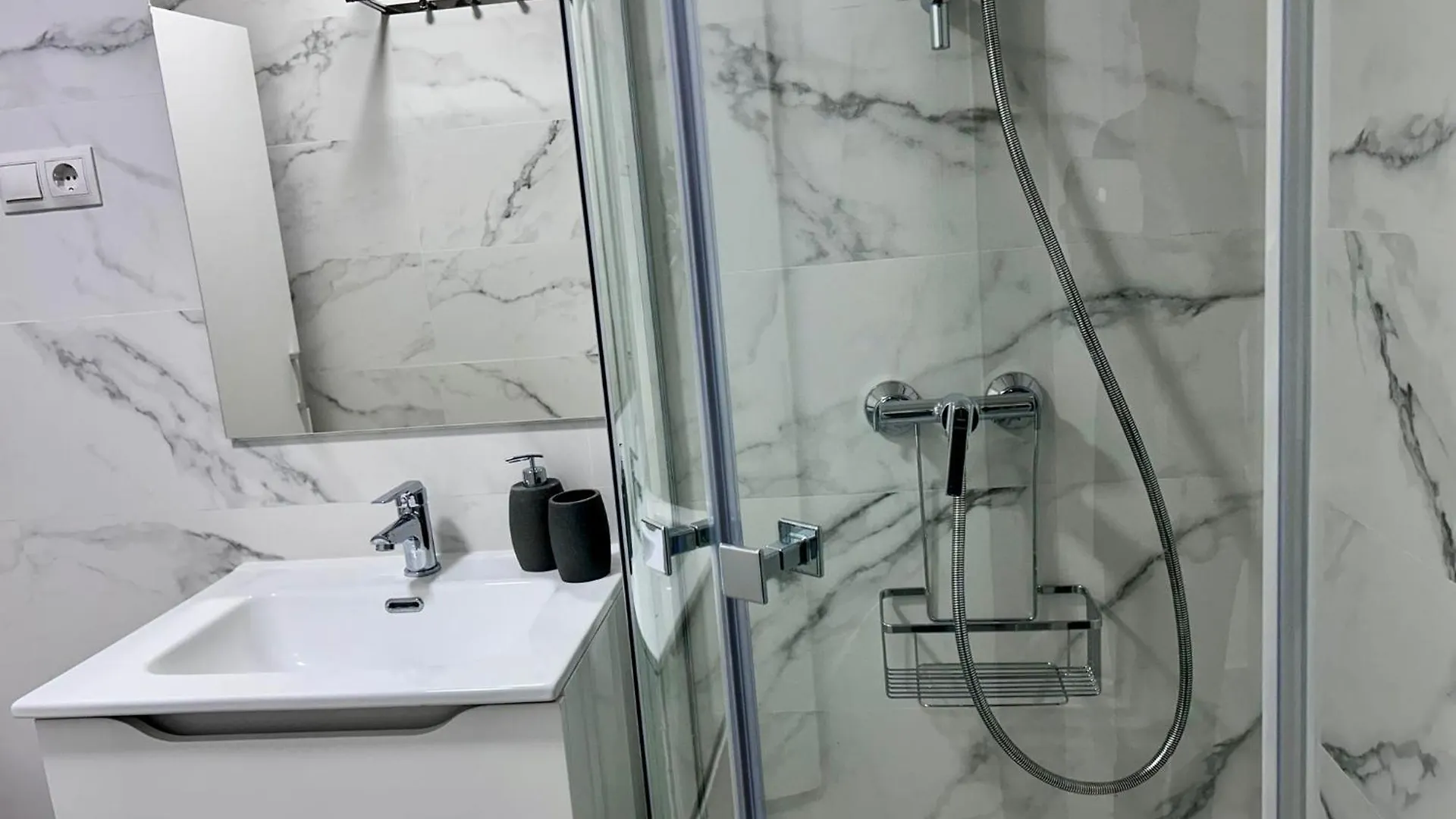 Apartment Ver64 - Nuevo, Reformado 100, Terraza, Wifi, Playa A 600 Metros, Centro A 300 Metros Torremolinos Spain