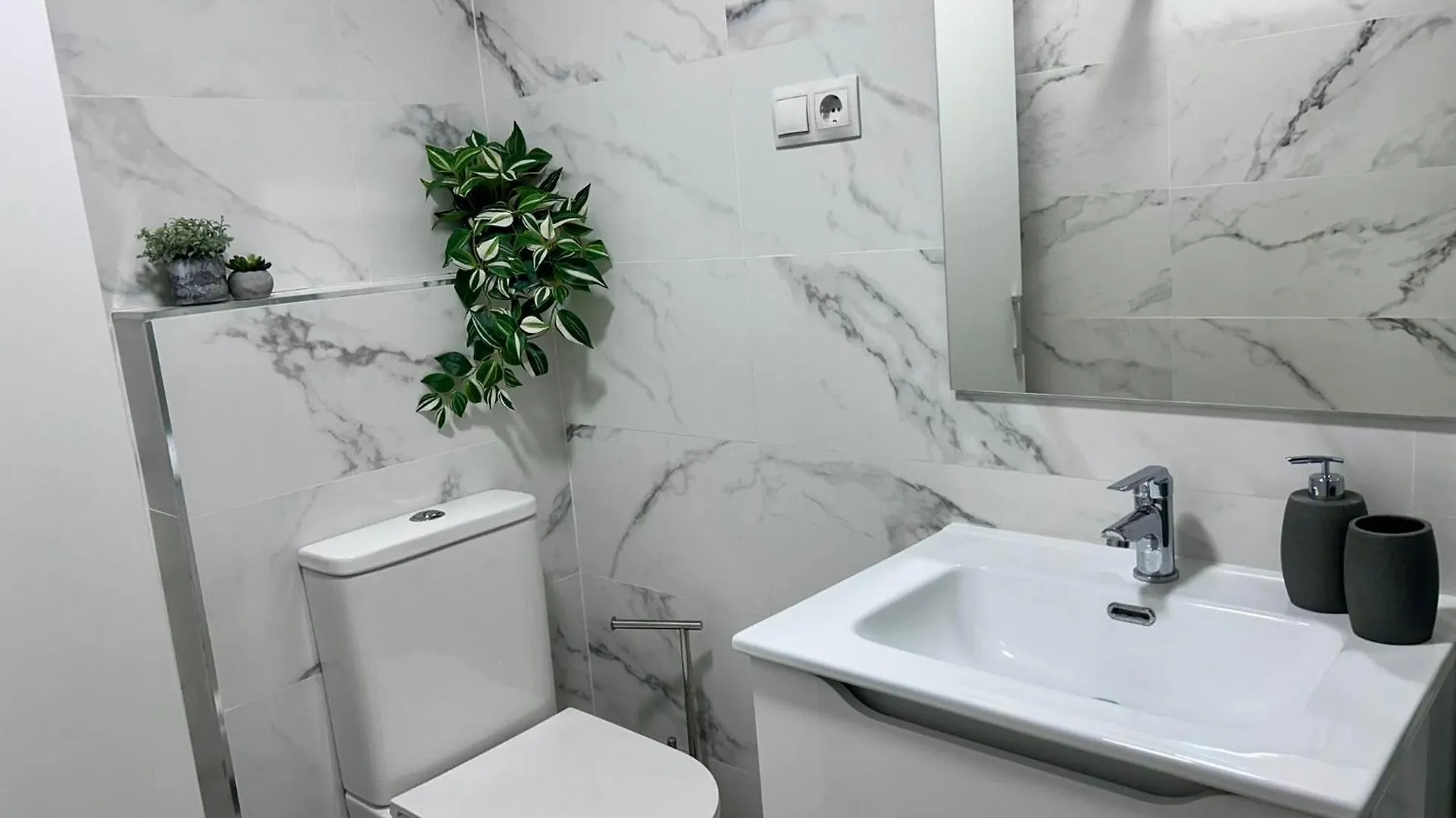 Ver64 - Nuevo, Reformado 100, Terraza, Wifi, Playa A 600 Metros, Centro A 300 Metros Torremolinos Apartment