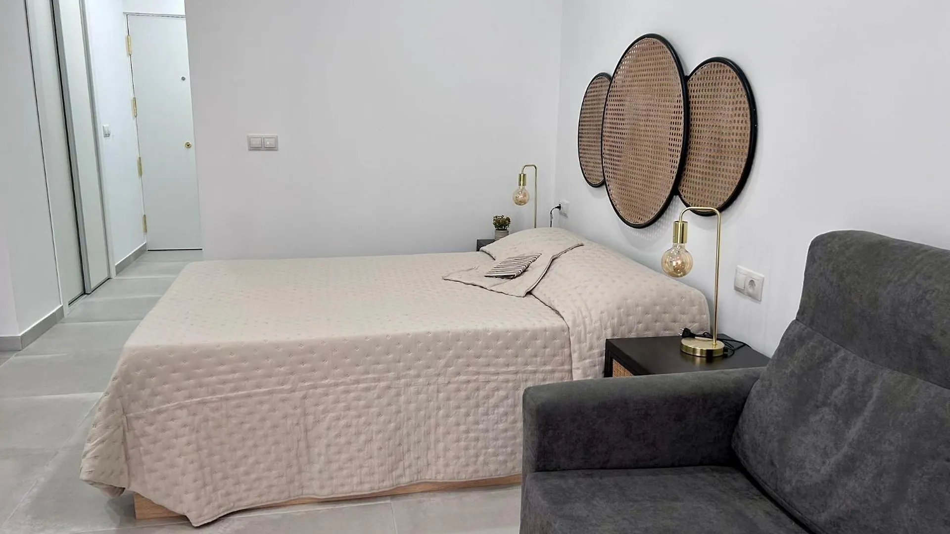 Apartment Ver64 - Nuevo, Reformado 100, Terraza, Wifi, Playa A 600 Metros, Centro A 300 Metros Torremolinos Spain