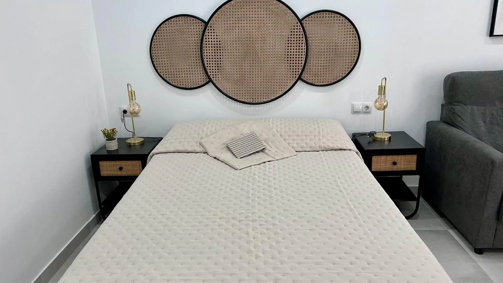 Apartment Ver64 - Nuevo, Reformado 100, Terraza, Wifi, Playa A 600 Metros, Centro A 300 Metros Torremolinos
